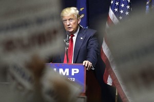 NATO atmetė JAV prezidentu siekiančio tapti D. Trumpo kritiką