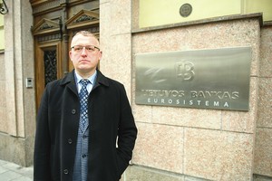 Lietuvos bankas vienus glosto, o kitus traiško