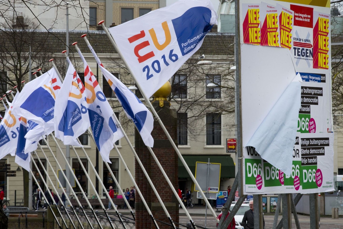 „Ne“ stovykla įtikinamai laimėjo surinkusi 61,1 proc. balsų.