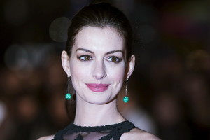 „Oskaro“ laureatė Anne Hathaway pagimdė berniuką