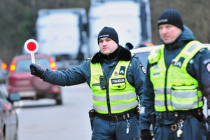 Nuo policijos motociklu sprukę nepilnamečiai atsidūrė ligoninėje