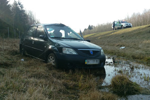 Ukrainietis užmigo prie vairo, jo automobilis nusirito į griovį