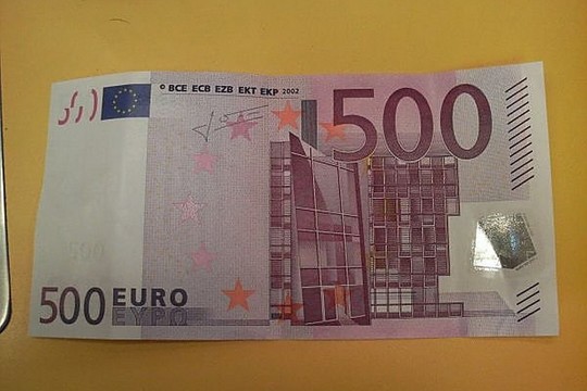 500 eurų banknotų atsisakymas ES brangiai kainuos