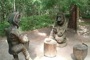 Baltą pajūrio smėlį suteršė nelabųjų pėdsakai