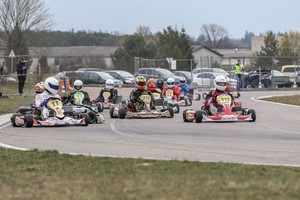 Garsiems lenktynininkams – ištvermės išbandymas kartingo trasoje