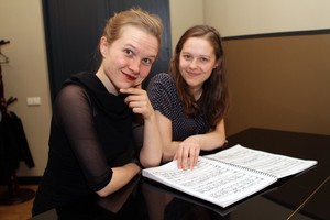 Dirigentė Mirga Gražinytė neleidžia užželti takeliui į namus