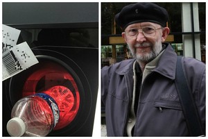 Rašytojui taromatai sukėlė abejonę: „Kieno tas butelis?“