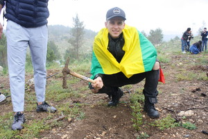 Donatas Montvydas Izraelyje pasodino medį „Eurovizijos“ garbei