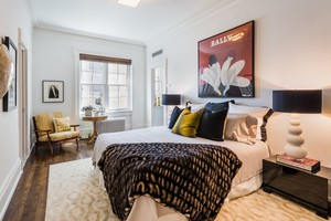 Garsi aktorė erdvų butą parduoda kartu su išskirtiniu priedu