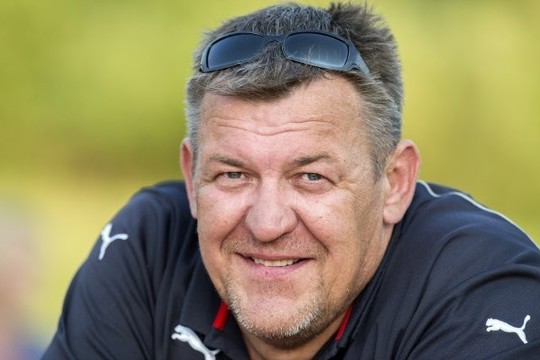 Amžinas Lietuvos kūjo metimo rekordininkas prekiauja gėlėmis