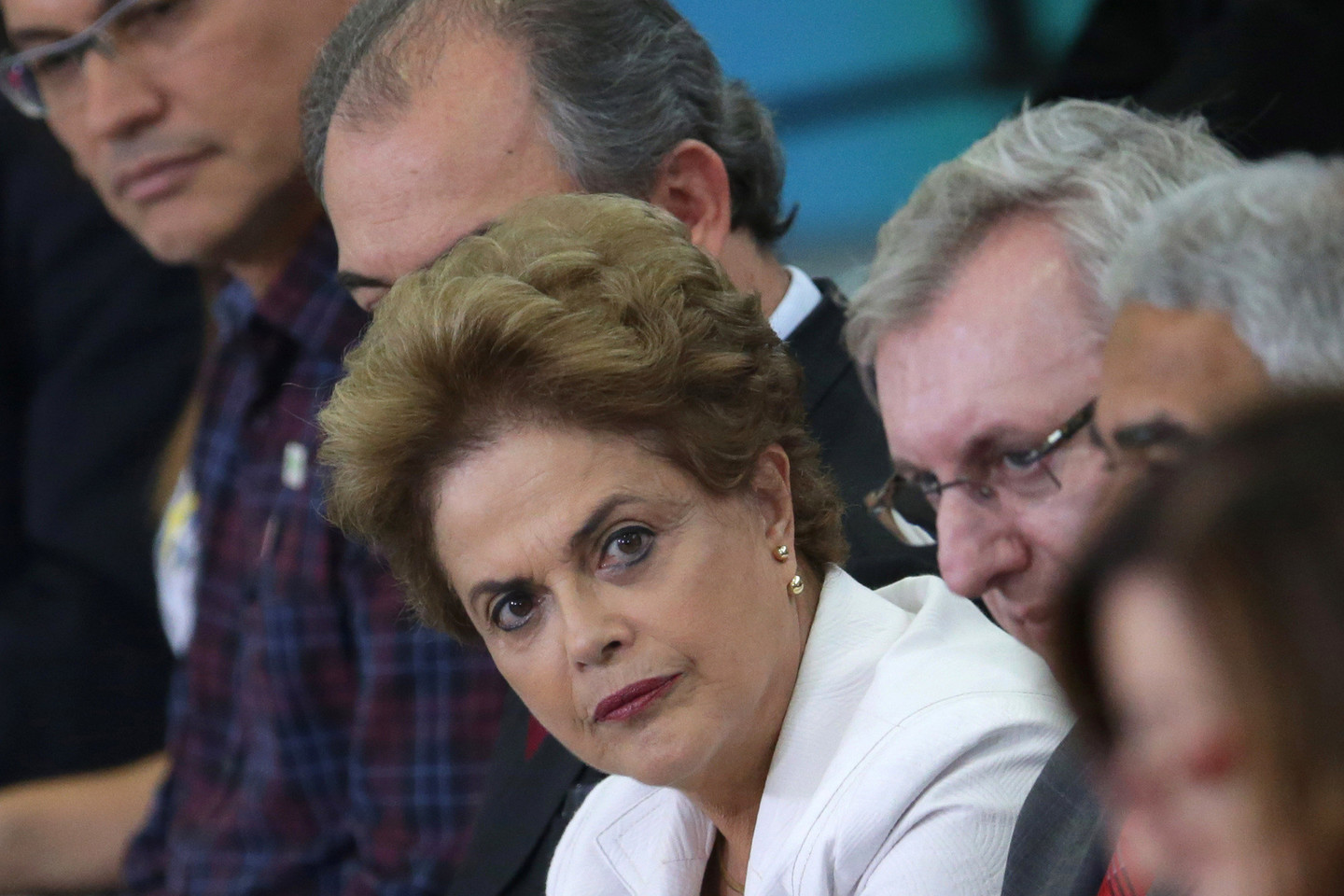 D.Rousseff pakartojo savo pažadą sudaryti politinio kompromiso paktą, jeigu balsavimas sekmadienį būtų jai palankus.