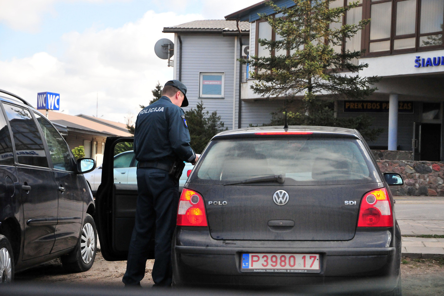 Penktadienį lrytas.lt žurnalistas vienai dienai įsėdo į Lietuvos kelių policijos tarnybos nežymėtą automobilį.<br>A.Vaitkevičiaus nuotr.