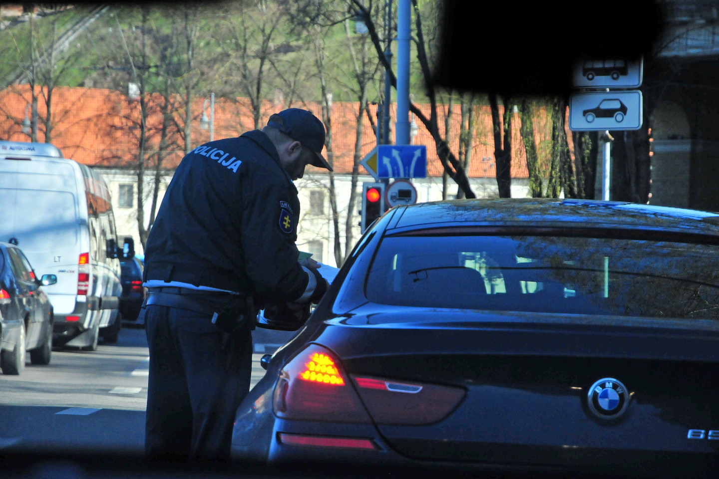 Penktadienį lrytas.lt žurnalistas vienai dienai įsėdo į Lietuvos kelių policijos tarnybos nežymėtą automobilį.<br>A.Vaitkevičiaus nuotr.