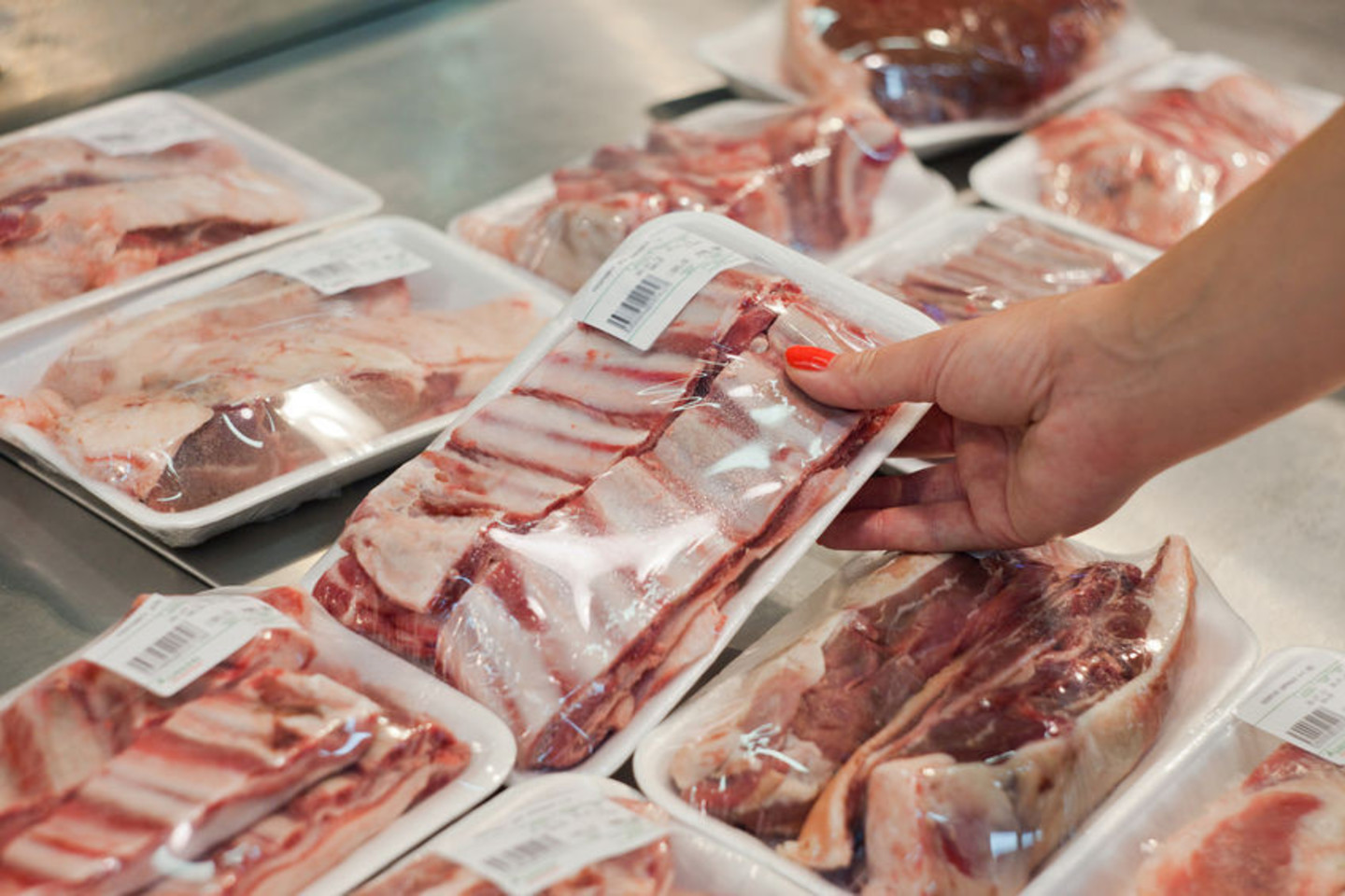 Lietuvoje ant vartotojų stalo šįmet nepateko 120 tonų neaiškios kilmės mėsos.<br>123rf.com nuotr.