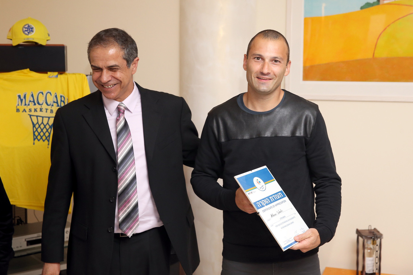 Lietuvos „Maccaci“ sporto klubo atstovai priėmime pas Izraelio ambasadorių Amirą Maimoną.<br>R.Danisevičiaus nuotr.