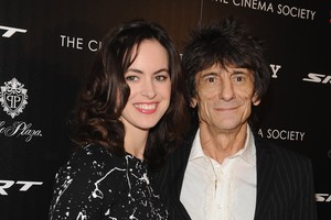 Dvynukių tėvu tapsiantis 68-erių R. Woodas: „Keisiu vystyklus“