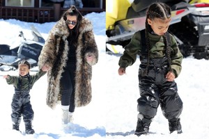 Kim Kardashian mažametei dukrai priaugino plaukus