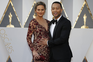 Chrissy Teigen ir Johnas Legendas tapo tėvais