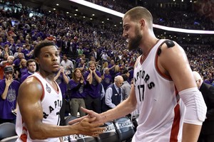 Galingai žaidęs J. Valančiūnas vedė „Raptors“ į pergalę