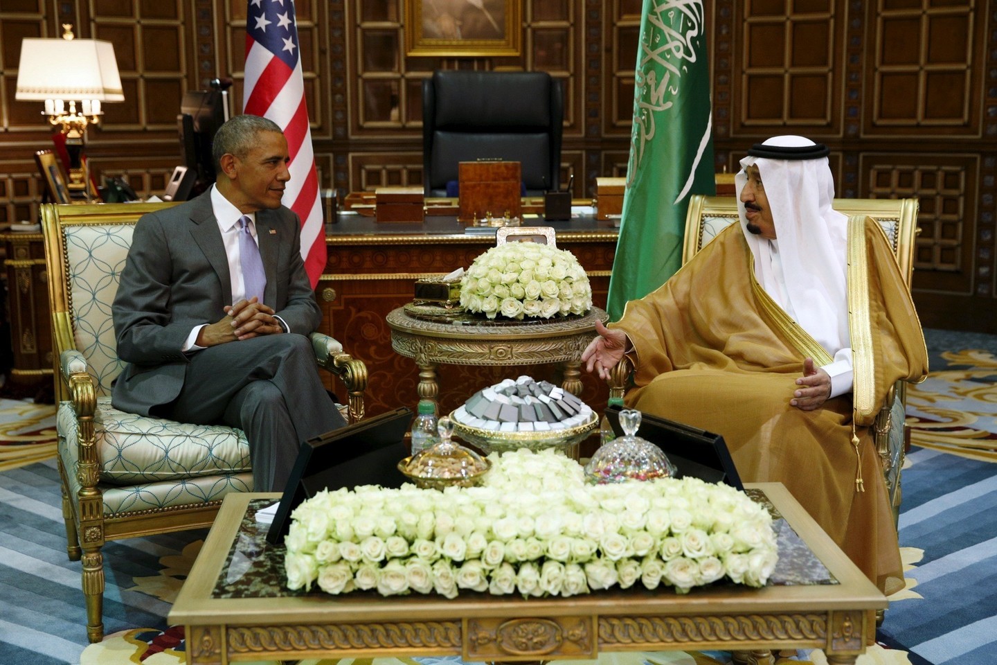 Visa JAV valstybės skola OPEC vertinama 290 mlrd. JAV dolerių. JAV prezidentas B.Obama ir Saudo Arabijos karalius.<br>Reuters/Scanpix nuotr.