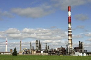 „Orlen Lietuva“ žarsto milžinišką pelną