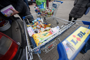 Prie „Lidl“ parduotuvių – didelis sujudimas