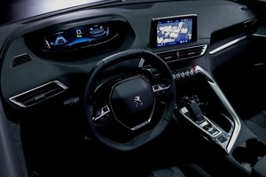 „Peugeot“ siekia automobilio salone atkurti kuo daugiau pojūčių