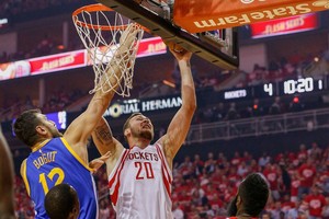 Žvėriškas Donatas Motiejūnas NBA čempionams parodė, ką gali