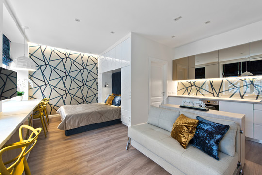 25 metų vilniečio butas miesto centre – prabangus ir visas švyti