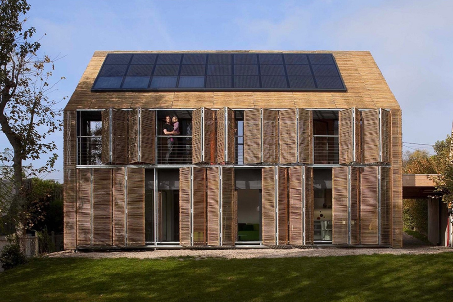 Šis namas – paprastos, bet veiksmingos, energiją taupančios prancūzų inžinierių technologijos pavyzdys.<br>„Hervé Abbadie Photographe“ nuotr.