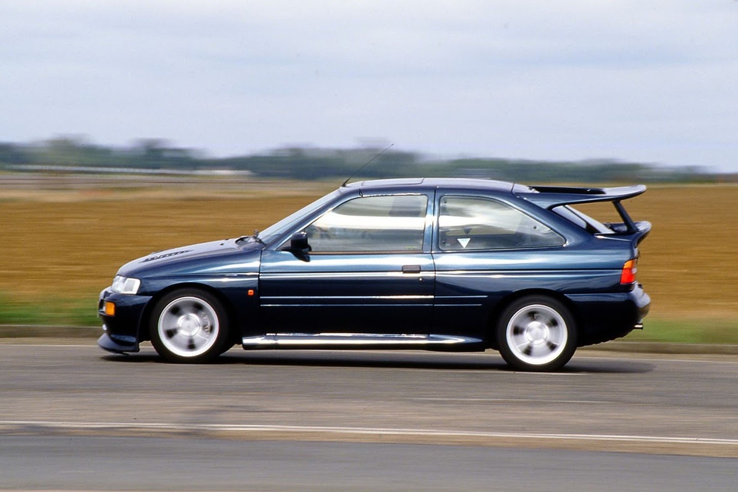 Tokio galinio oro aptako, kokį turėjo „Ford Escort RS Cosworth“ pasaulis daugiau nebeišvys.<br>newspress.co.uk nuotr.