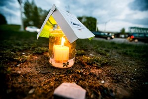 Kauno krašte suspindo 52 simboliai avarijų aukoms atminti