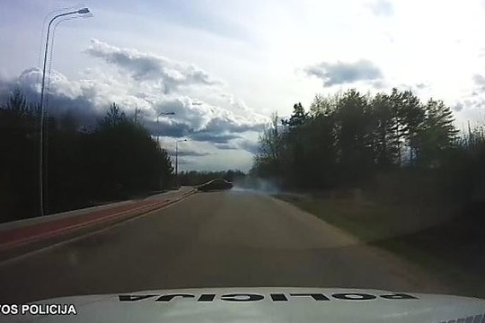 Nufilmavo: porelės konfliktas kelyje galėjo baigtis tragiškai