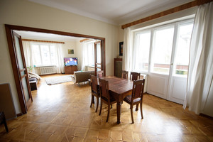 Išskirtinį vilniečių butą puošia autentiškos interjero detalės