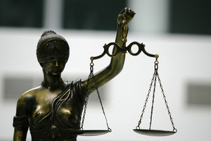 Trys Apeliacinio teismo teisėjai nusišalino nuo omoninkų bylos