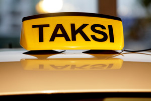 Vilniaus autobusų stotyje taksi partrenkė žmogų ir paspruko