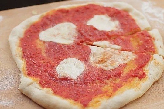 Išbandykite: išskirtinio skonio grilyje kepta itališka pica