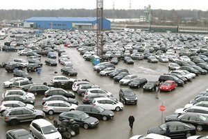 Automobilių turgaus realybė: lietuviams lieka tik trupiniai