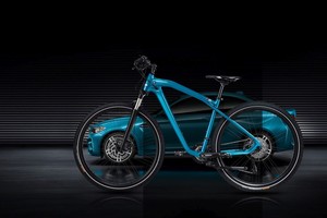 BMW naujuosius dviračius parengė pagal sportinio M2 dizainą