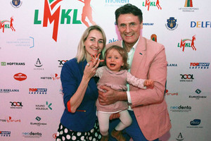 Krepšininkių šventėje V. Chomičius pasirodė su žmona ir dukra