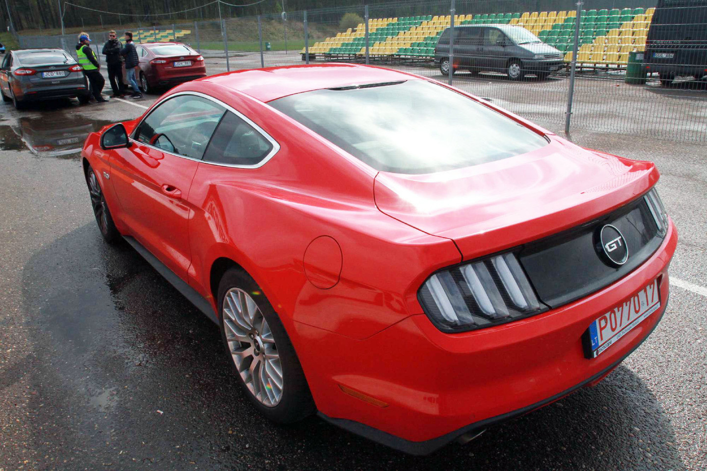 „Amerikietiška svajonė“ „Ford Mustang“ jau atvyko į Lietuvą.<br>M.Patašiaus nuotr.