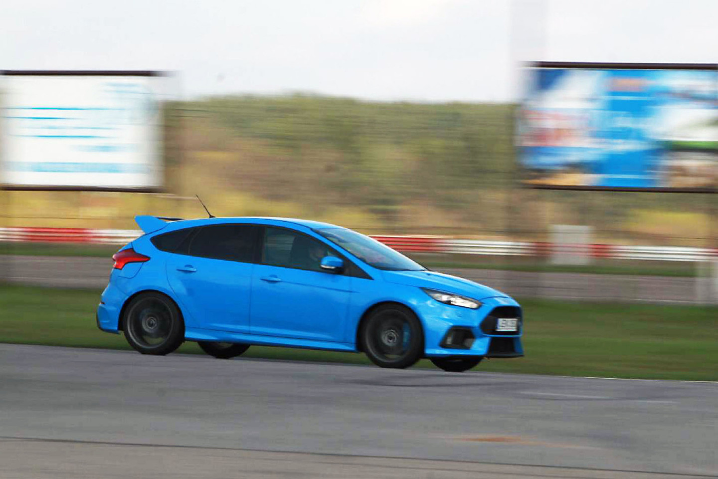 Sportiškasis „Focus RS“ gali būti naudojamas ir kaip kasdieninis automobilis.<br>M.Patašiaus nuotr.