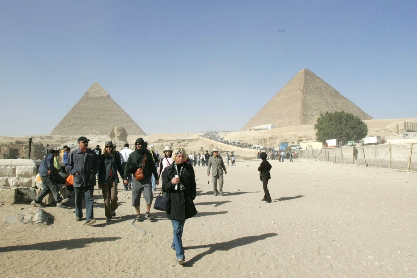 Didžioji piramidė yra stambiausia iš trijų al Gizos piramidžių, joje apie 2600 m. pr. Kr. buvo palaidotas IV dinastijos faraonas Chufu (graikų pavadintas Cheopsu).<br>Lrytas.lt asociatyvi nuotr.