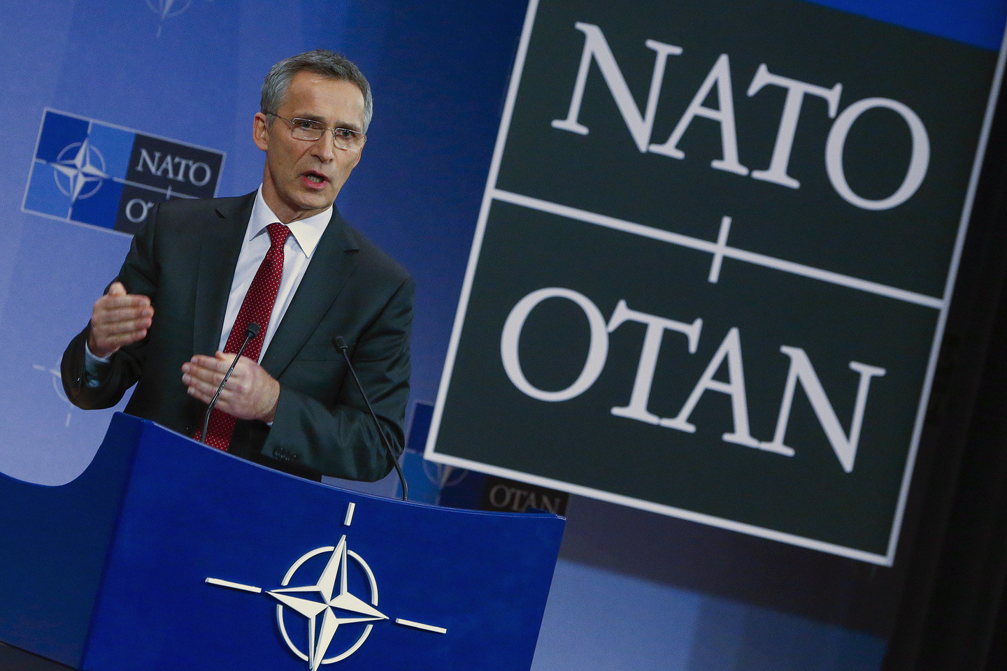 Šių metų vasario mėnesį NATO generalinis sekretorius Jensas Stoltenbergas pareiškė, kad 28 Aljanso šalių gynybos ministrai per susitikimą Briuselyje pritarė pasiūlymui didinti NATO karinį buvimą Europos rytuose, rytinėje Viduržemio jūros dalyje ir Juodojoje jūroje.