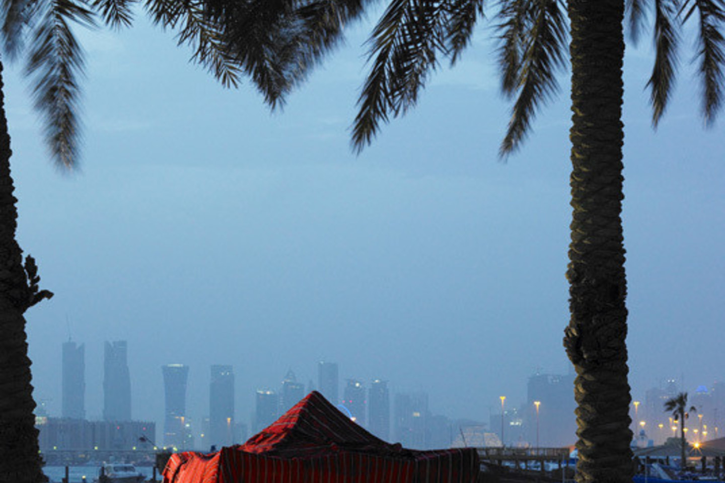 Katare, kaip ir daugelyje islamiškų šalių, iš keliautojų tikimasi pagarbos vietos tradicijoms ir atitinkamos aprangos.<br>Kataro turizmo organizacijos nuotr.