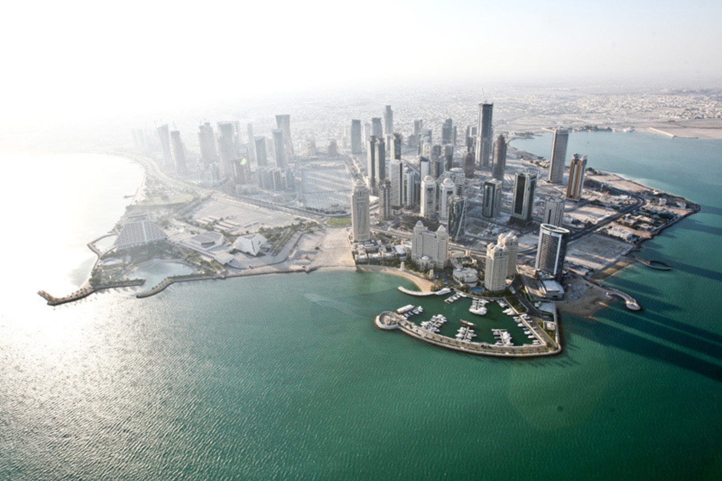 Katare, kaip ir daugelyje islamiškų šalių, iš keliautojų tikimasi pagarbos vietos tradicijoms ir atitinkamos aprangos.<br>Kataro turizmo organizacijos nuotr.