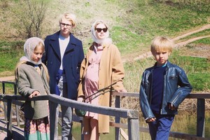 Penktą mėnesį nėščia Natalija Vodianova parodė pakitusią figūrą