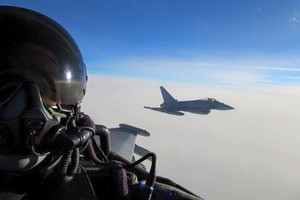 Per savaitę NATO naikintuvai 5 kartus lydėjo rusų orlaivius