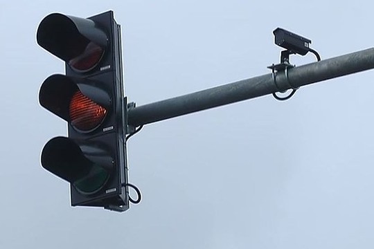 Greičio viršytojams ateina prastos dienos? Tramdys šviesoforais