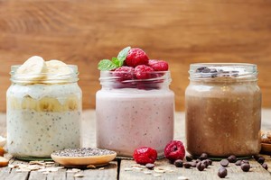 Tinginių pusryčiai: 5 idėjos, kaip iš anksto paruošti dribsnius